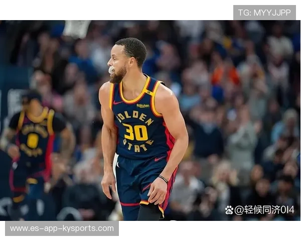 库里外线冷箭命中，勇士外线火力炸裂